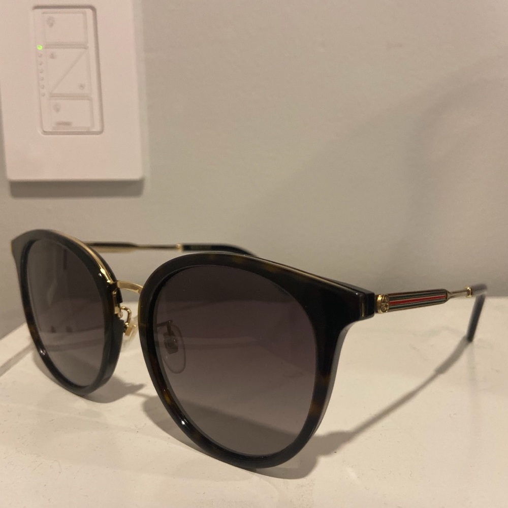 Gucci sunglasses - Picture 2 of 4